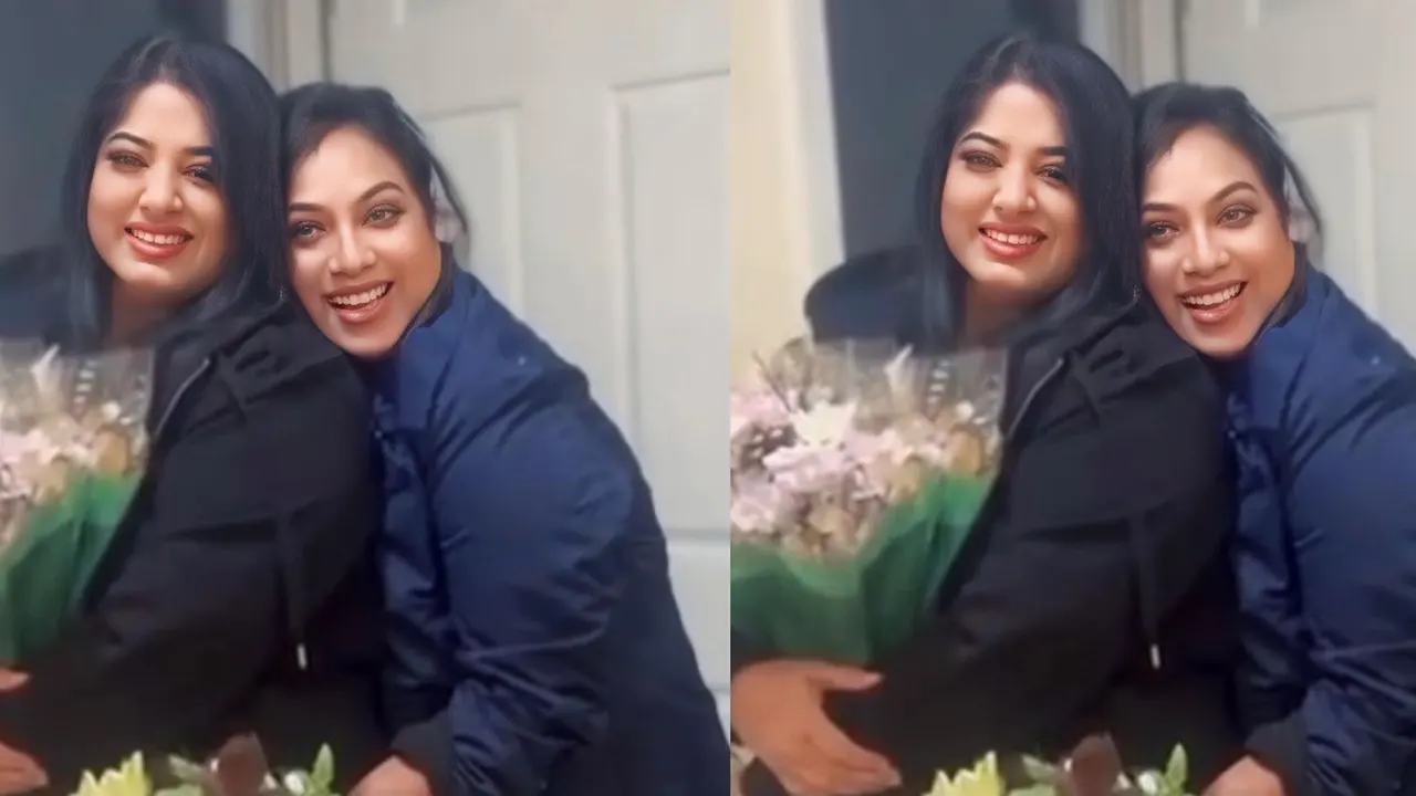 দেখা হলো দুজনার