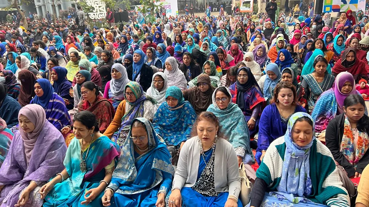 জাতীয় প্রেস ক্লাব প্রাঙ্গণে পালিত হলো বিশ্ব মেডিটেশন দিবস। ছবি : সংগৃহীত