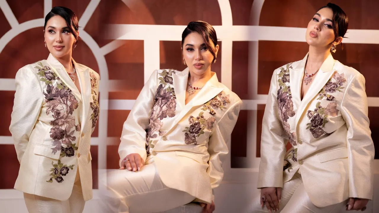 এবার ভক্তদের মুগ্ধ করলেন অপু