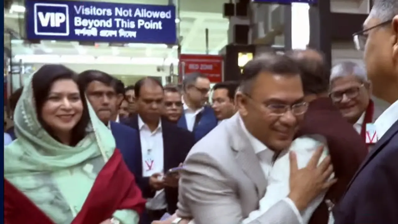 তারেক রহমানকে স্বাগত জানালেন সিনিয়র নেতারা