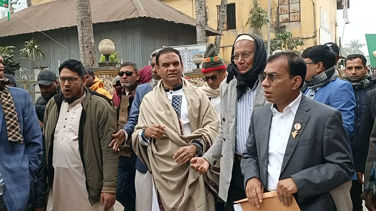 মনোনয়নপত্র জমা দিয়েছেন মিয়া নুরুদ্দিন আহাম্মেদ অপু। ছবি : কালবেলা