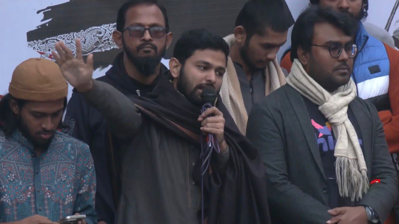 বক্তব্য দেন ইনকিলাব মঞ্চের সদস্য সচিব আব্দুল্লাহ আল জাবের। ছবি : সংগৃহীত