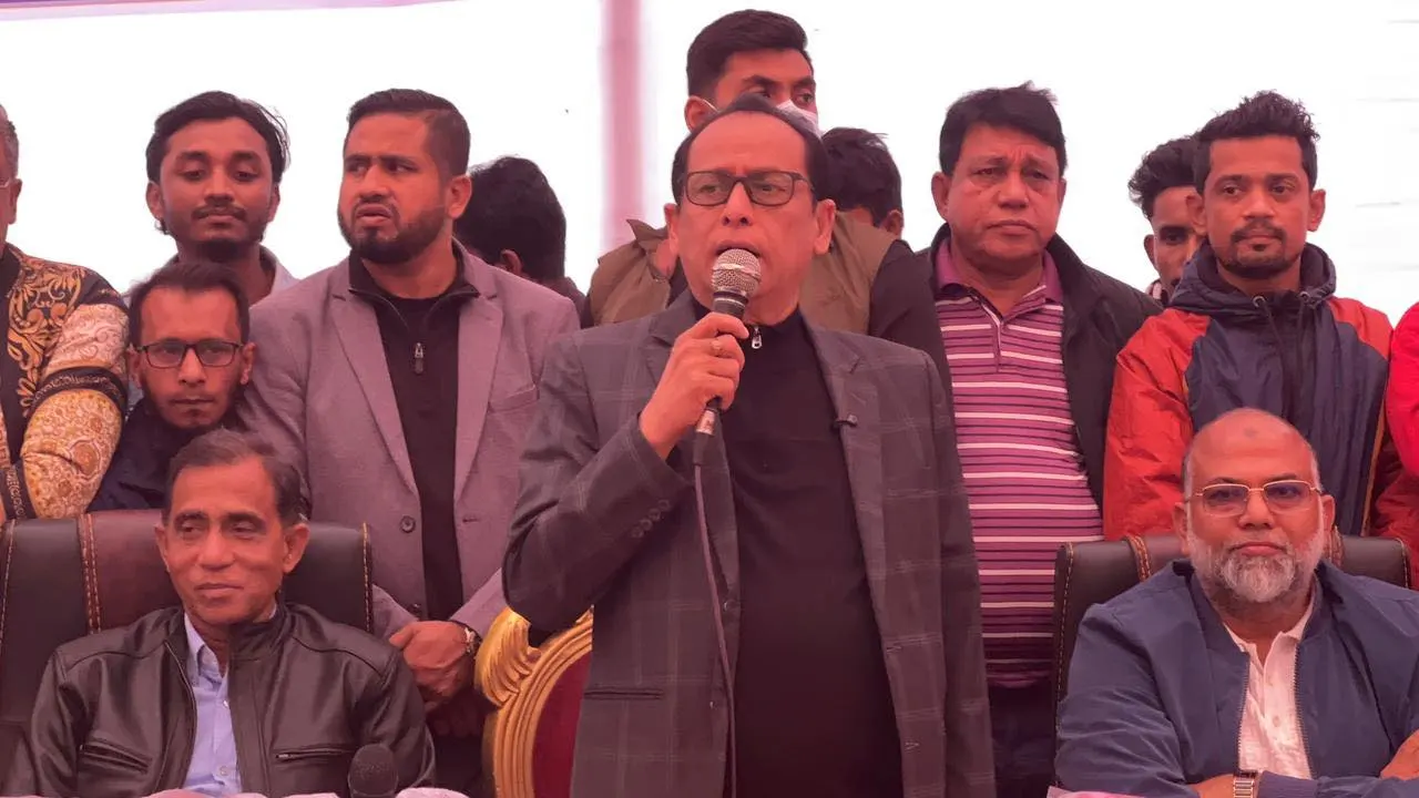 রোববার রাজধানীর ভাটারা এলাকায় এক অনুষ্ঠানে কথা বলছেন ড. এম এ কাইয়ুম। ছবি : কালবেলা