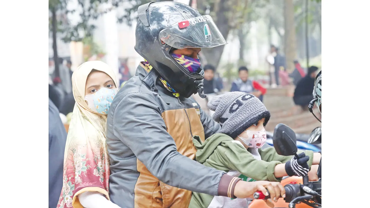 হাড়কাঁপানো শীতে জবুথবু দেশ