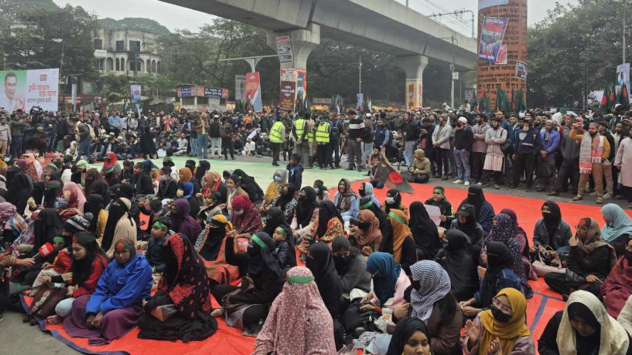 শাহবাগ অবরোধ। ছবি : সংগৃহীত