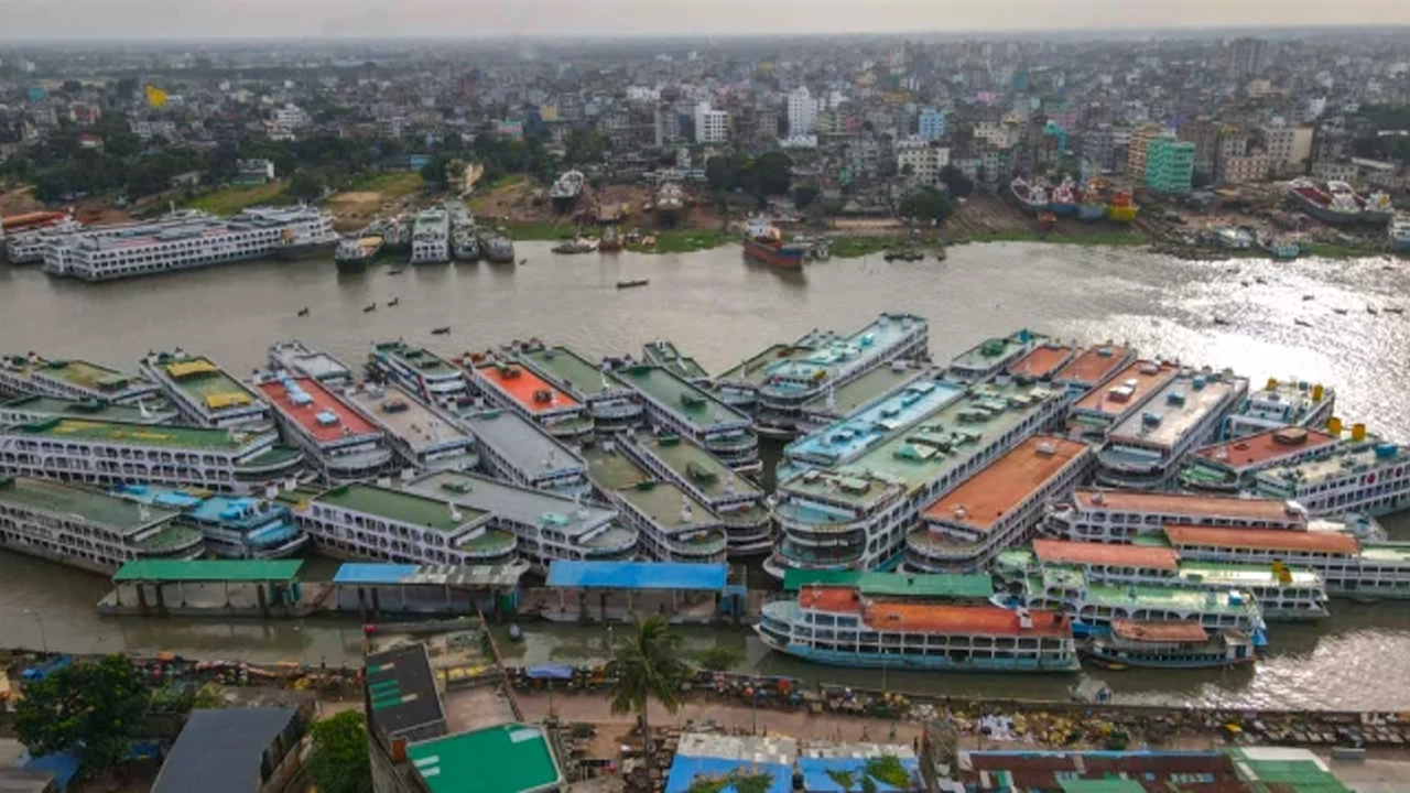 সদরঘাট লঞ্চ টার্মিনাল। ছবি : সংগৃহীত