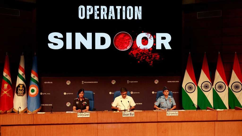 কাশ্মীরের পেহেলগামে সন্ত্রাসী হামলার জেরে ৭ মে পাকিস্তানের ভূখণ্ডে বিমান হামলা চালিয়ে ‘অপারেশন সিঁদুর’ শুরু করে ভারত। অভিযানের চারদিনের মাথায় যুক্তরাষ্ট্রের মধ্যস্থতায় প্রতিবেশী দুই দেশ যুদ্ধবিরতিতে সম্মত হয়।