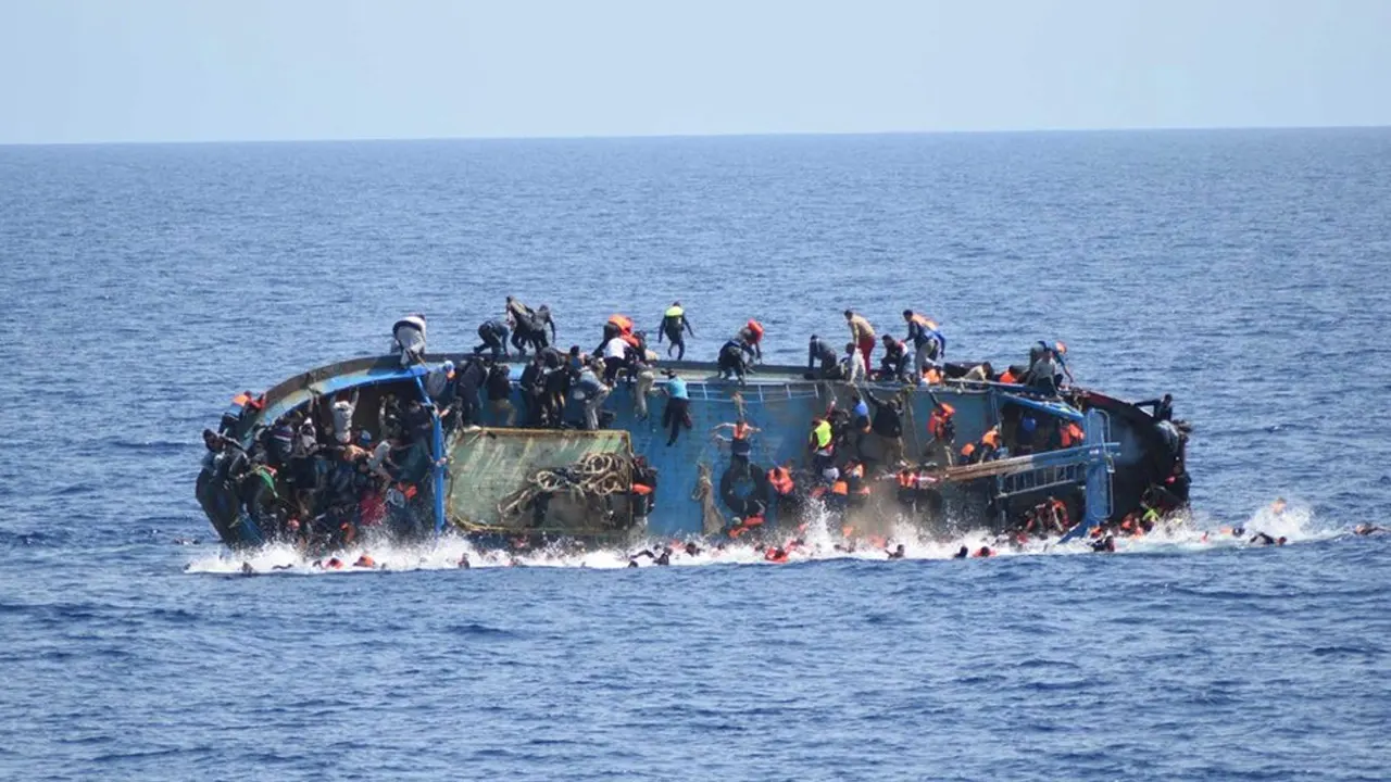 ২ শতাধিক অভিবাসী নিয়ে নৌকাডুবি, ৭ জনের মৃত্যু