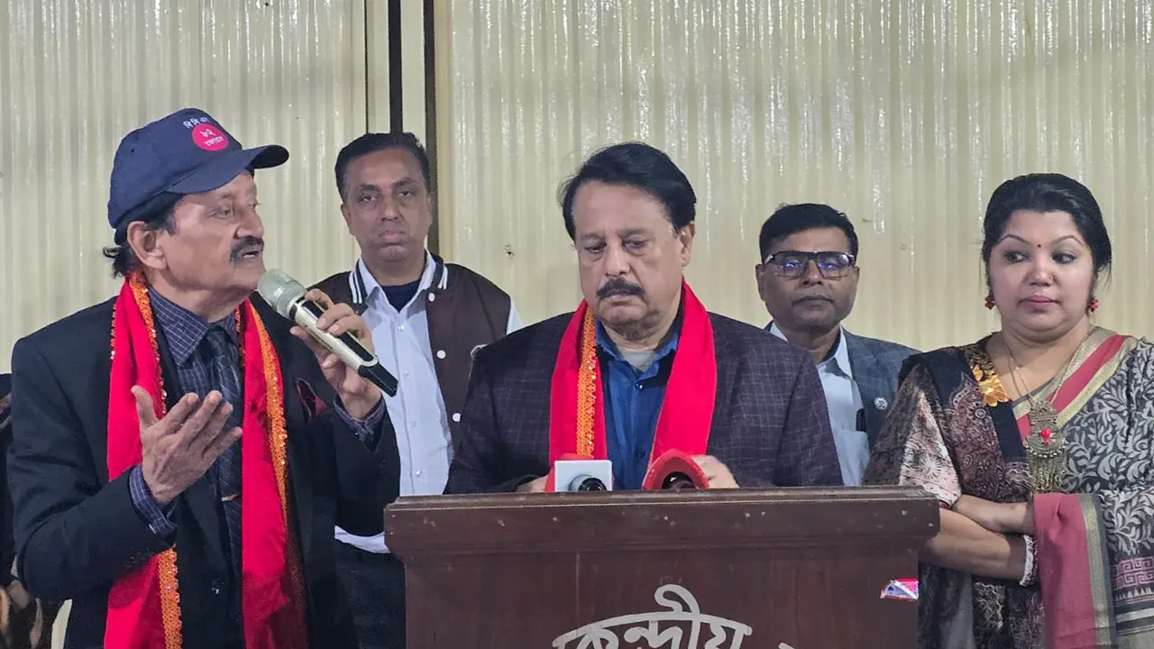 খালেদা জিয়ার আত্মার শান্তি কামনায় মিরপুর কেন্দ্রীয় মন্দিরে প্রার্থনা