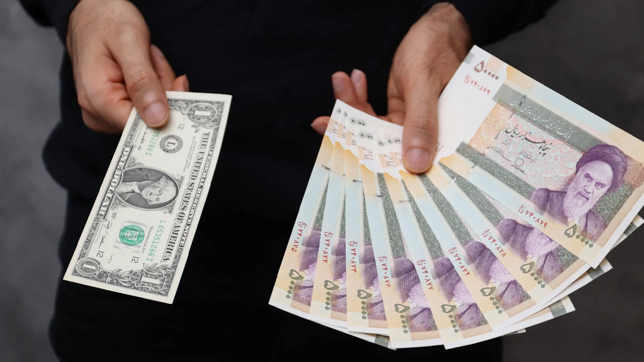 রেকর্ড দরপতনে ইরানের রিয়াল, ডলার ছাড়াল ১৪ লাখ ৭০ হাজার