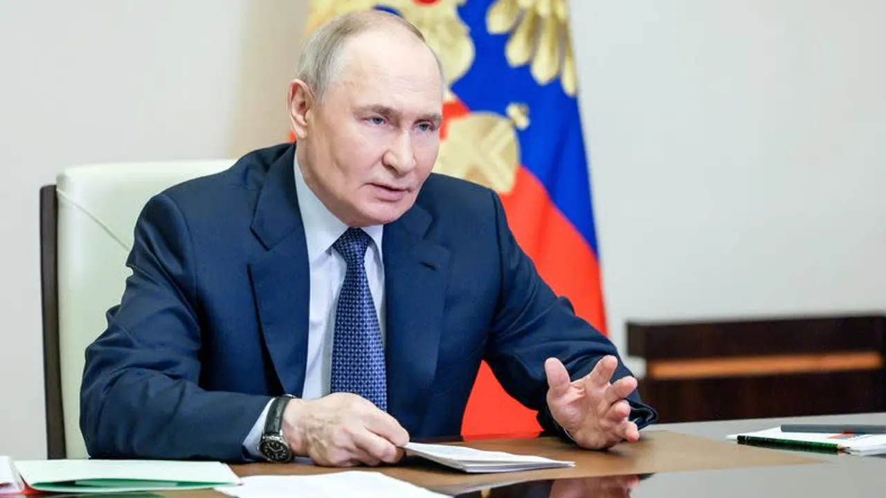 মাদুরোর মতো পুতিনকেও তুলে নেওয়ার প্রস্তাবে যা বললেন ট্রাম্প