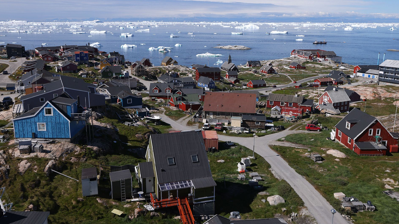 যেভাবেই হোক, গ্রিনল্যান্ড যুক্তরাষ্ট্র দখল করবেই : ট্রাম্প