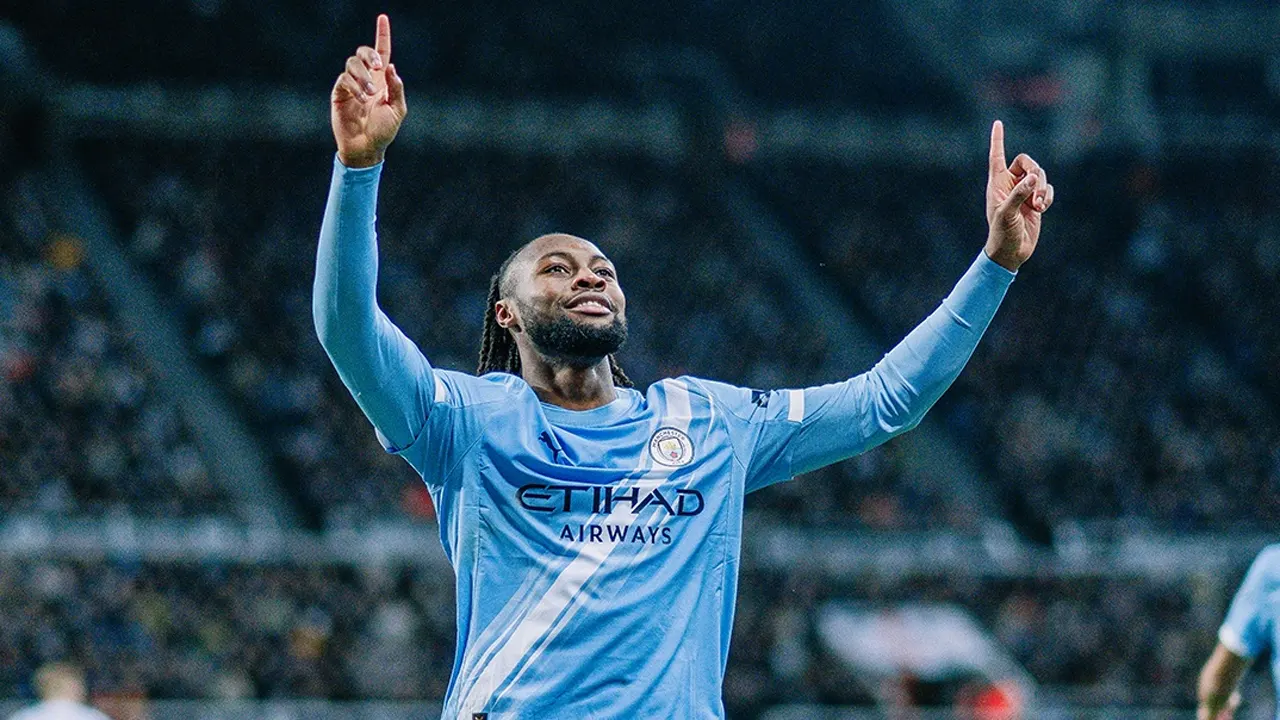 গোধূলিতে নতুন ‘অস্ত্র’ পেলেন গার্দিওলা