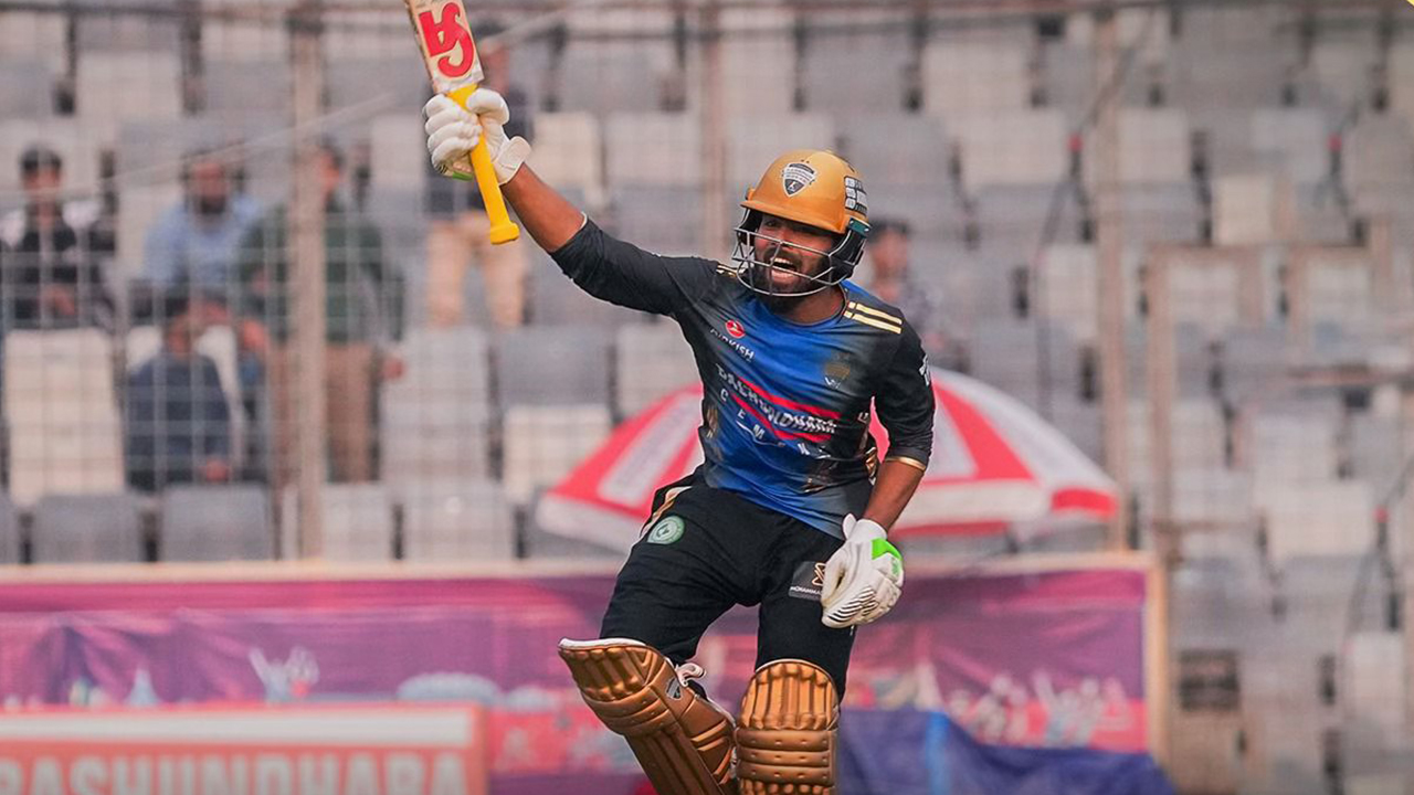 মিরিপুরে আজ সেঞ্চুরির পর হৃদয়ের উদযাপন। ছবি : সংগৃহীত