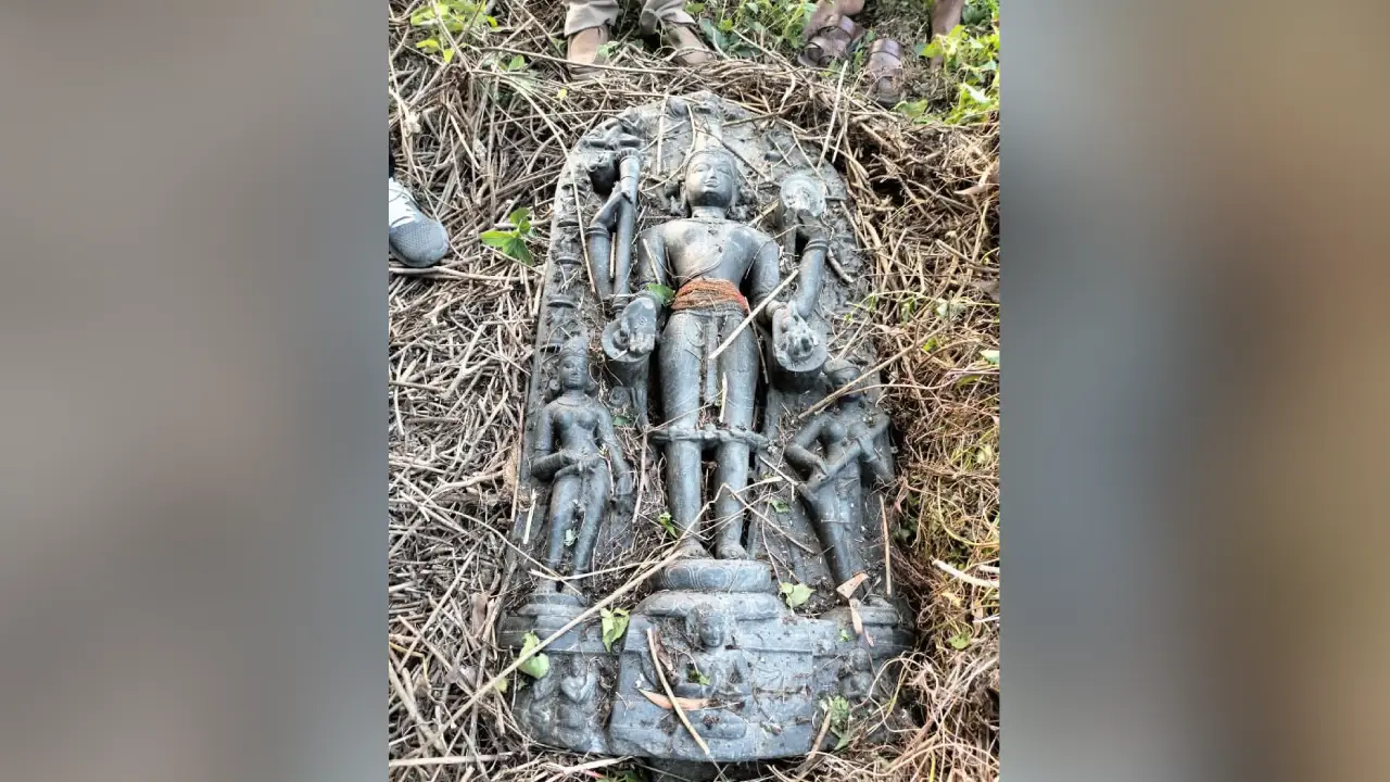 ১২৫ কেজি ওজনের কষ্টিপাথরের মূর্তি উদ্ধার