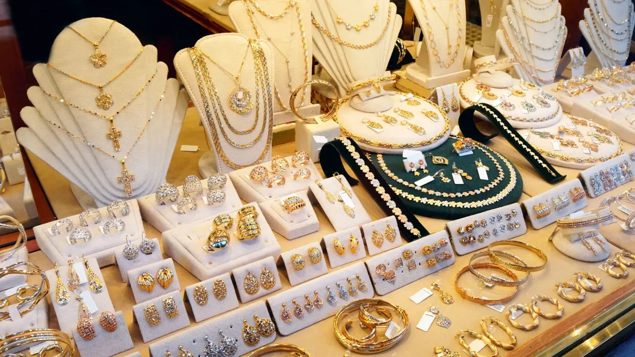 স্বর্ণের নতুন দাম নির্ধারণ, বুধবার থেকে কার্যকর