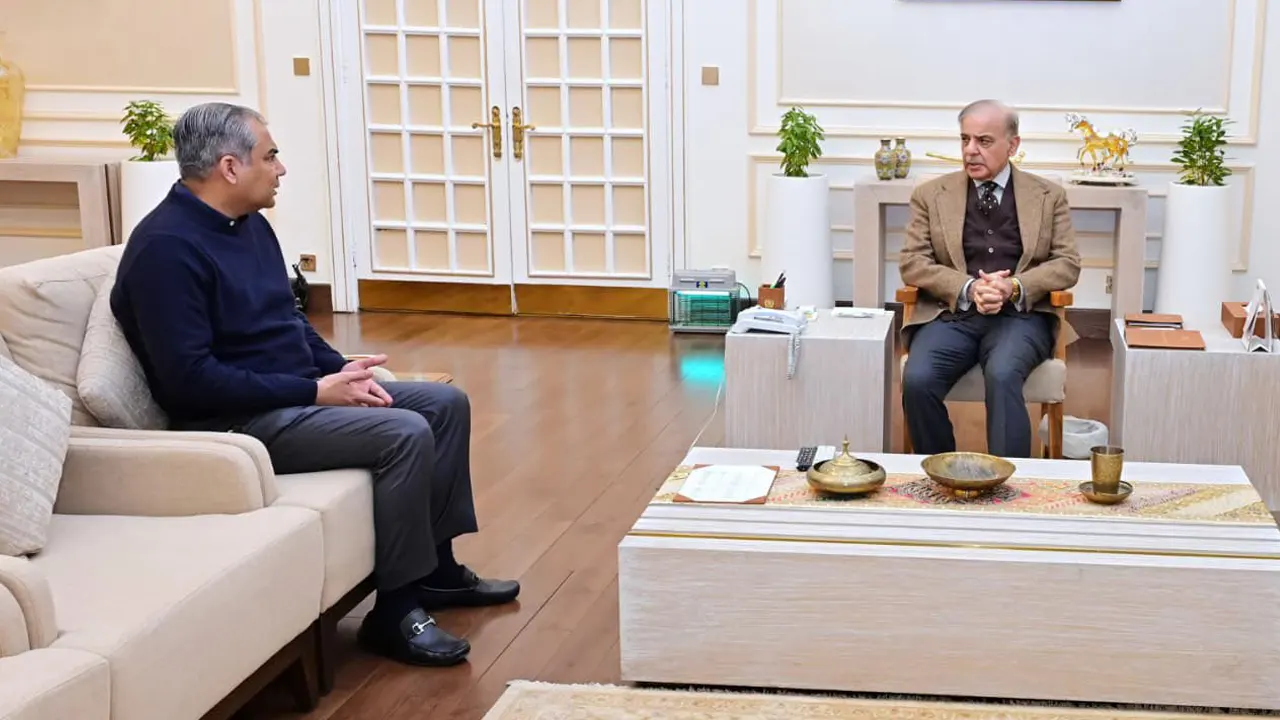 পাকিস্তানের প্রধানমন্ত্রীর সঙ্গে পিসিবি চেয়ারম্যানের বৈঠক। ছবি : এক্স