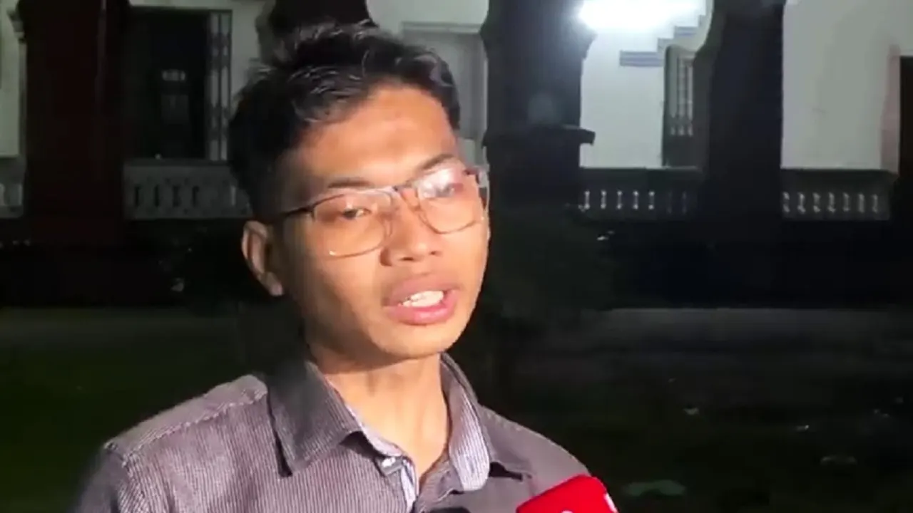 ডাকসুনেতা সদস্য সর্বমিত্র চাকমা। ফাইল ছবি