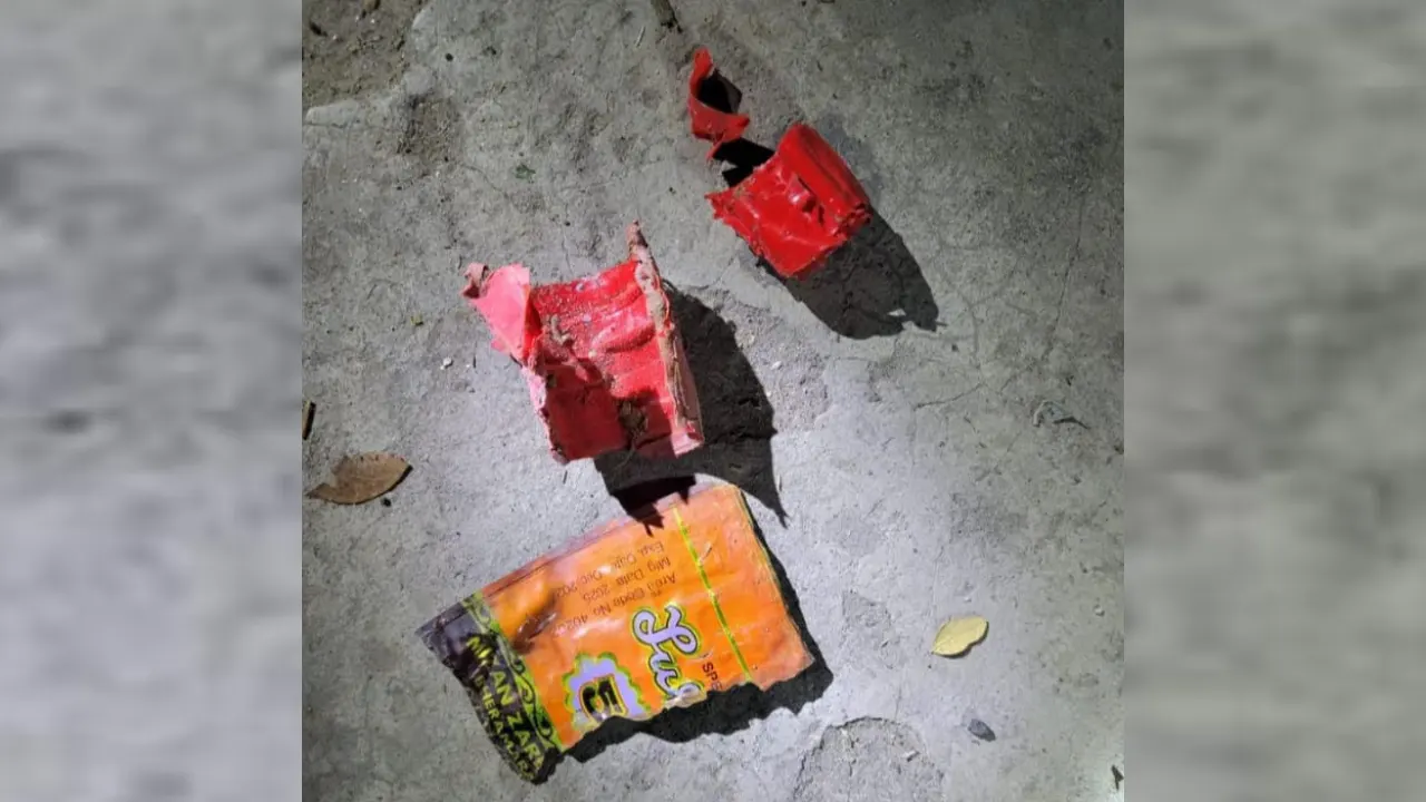 টুঙ্গিপাড়ায়  ককটেল বিস্ফোরণ । ছবি : কালবেলা