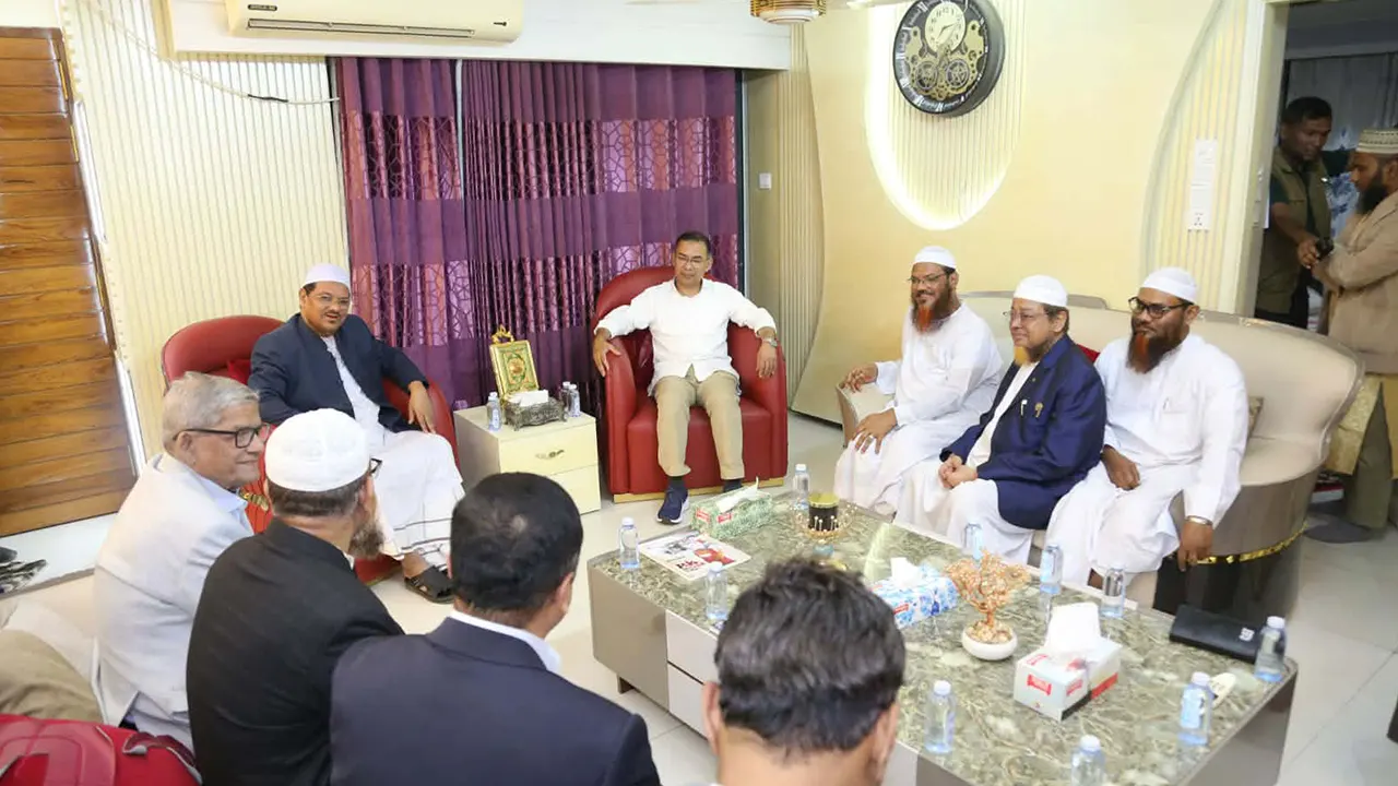 ইসলামী আন্দোলন বাংলাদেশের আমিরের সঙ্গে সাক্ষাৎ করলেন তারেক রহমান। ছবি : কালবেলা