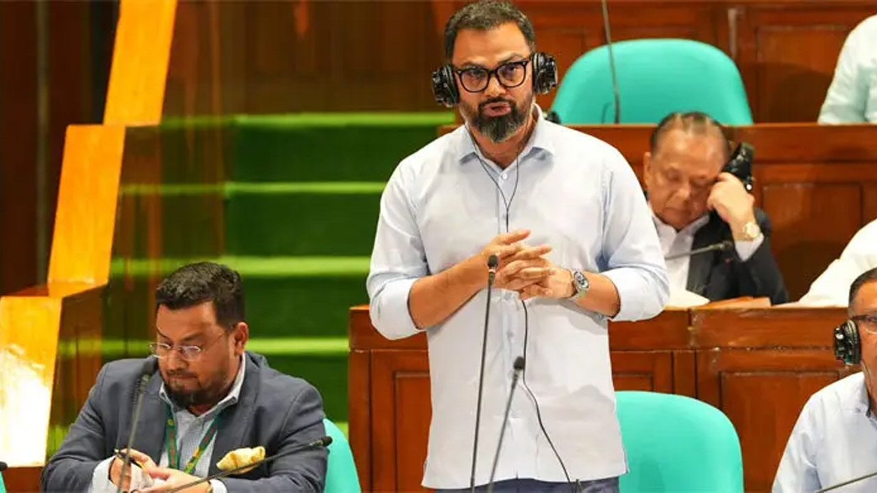 সংসদ অধিবেশনে যুব ও ক্রীড়া প্রতিমন্ত্রী মো. আমিনুল হক