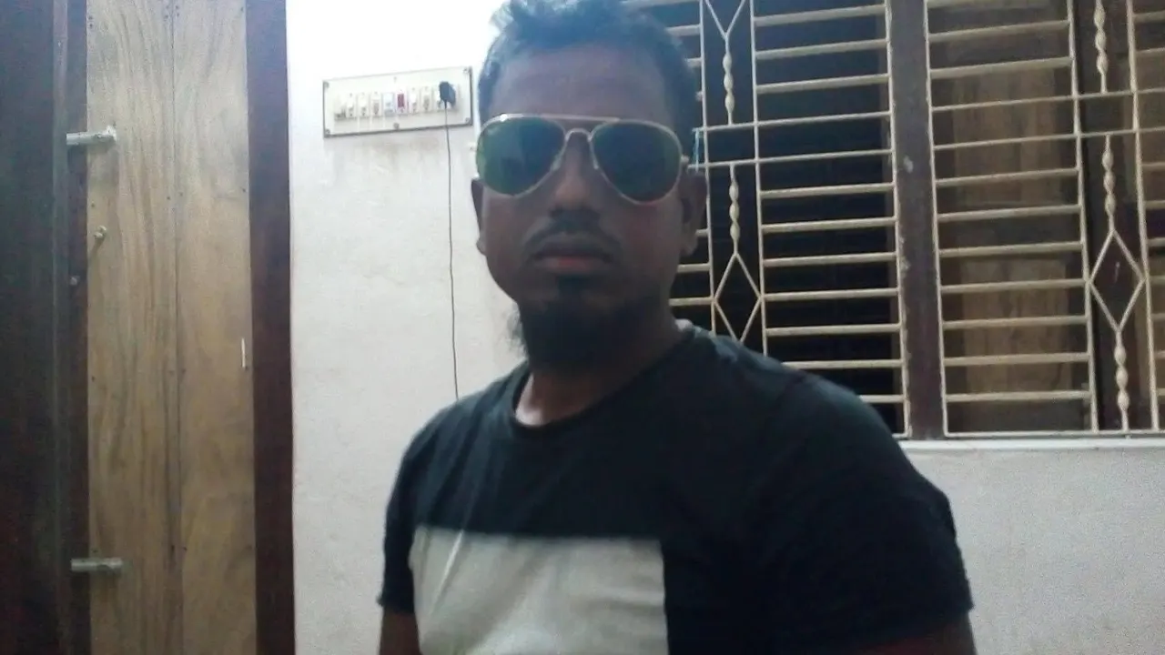 নিহত মো. বাদল মোড়ল। ছবি : সংগৃহীত