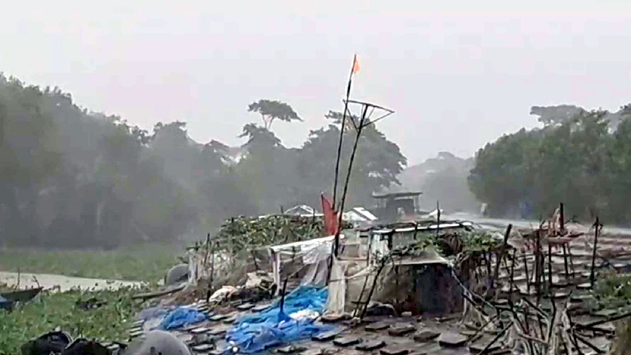 ব্যাপক ঝড়-বৃষ্টি। ফাইল ছবি
