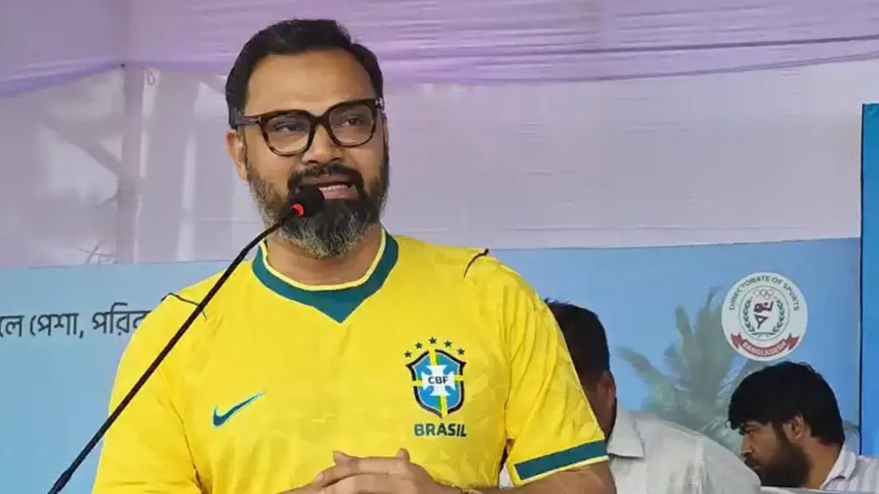 যুব ও ক্রীড়া প্রতিমন্ত্রী আমিনুল হকের চাওয়া ফাইনালে মুখোমুখি হোক ব্রাজিল-আর্জেন্টিনা। ছবি : সংগৃহীত