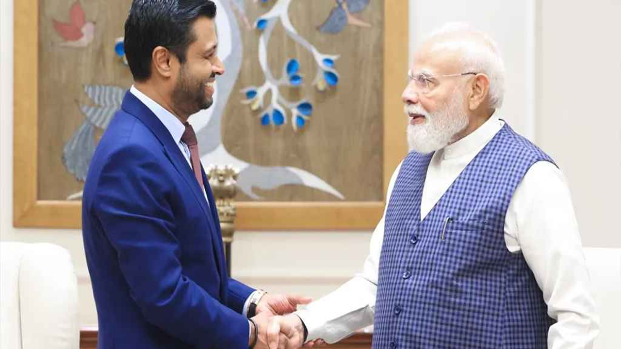 বিলিয়নিয়ার রবিন খুদা ও ভারতের প্রধানমন্ত্রী। ছবি : সংগৃহীত
