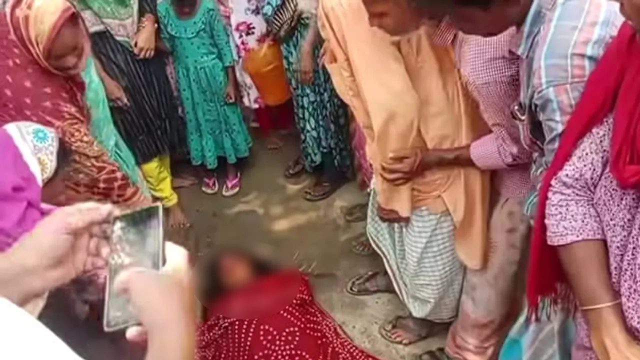 নিহতের পাশে স্বজন ও স্থানীয়রা। ছবি : সংগৃহীত