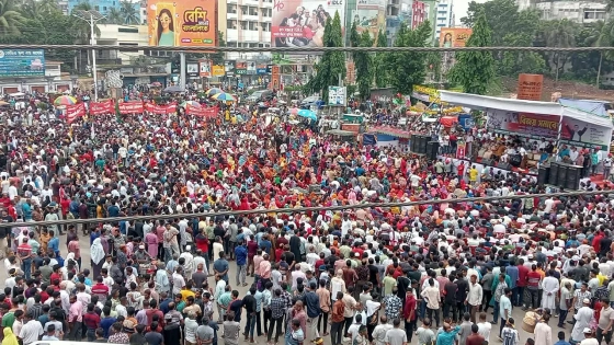 খুলনায় বিজয় সমাবেশে উপস্থিত নেতাকর্মীরা। ছবি : কালবেলা