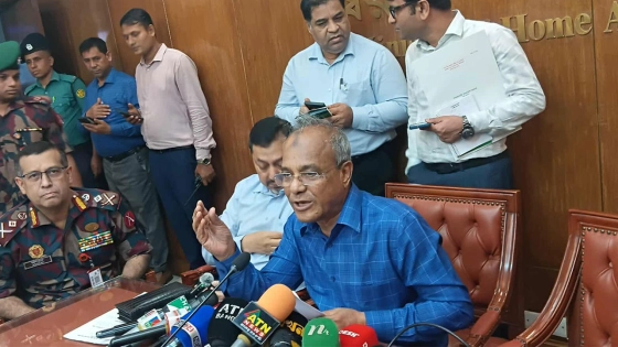 সংবাদ সম্মেলনকালে স্বরাষ্ট্র উপদেষ্টা মো. জাহাঙ্গীর আলম চৌধুরী। ছবি : সংগৃহীত