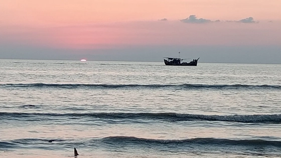 কুয়াকাটা সৈকতের সূর্যোদয় পয়েন্ট সংলগ্ন গঙ্গামতি এলাকা। ছবি : কালবেলা