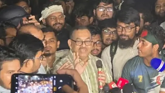 শাহবাগে এসে ডিএমপি কমিশনারের ‘দুঃখ প্রকাশ’ |