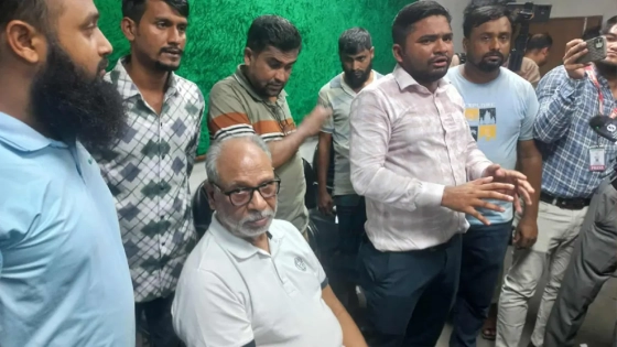 ‘মঞ্চ ৭১’ অনুষ্ঠানে উত্তেজনা : লতিফ সিদ্দিকীসহ কয়েকজন আটক |