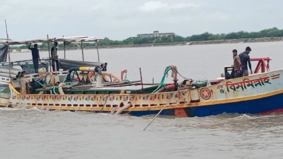 কপোতাক্ষ নদীতে অবৈধভাবে বালু উত্তোলন, লাখ টাকা জরিমানা