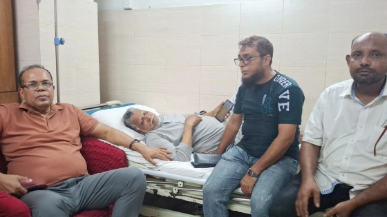 জাগপার সভাপতি খন্দকার লুৎফর রহমানকে দেখতে যান এনপিপির চেয়ারম্যান ড. ফরিদুজ্জামান ফরহাদ। ছবি : সংগৃহীত