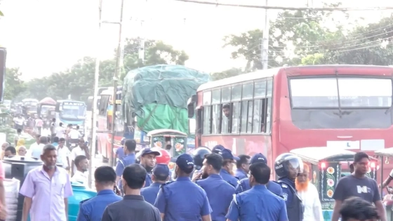 রাজশাহীতে আইনশৃঙ্খলা বাহিনীর টহল। ছবি : কালবেলা