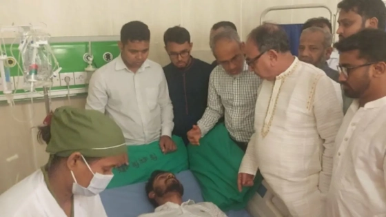 নুরকে দেখতে হাসপাতালে গেলেন মির্জা আব্বাস