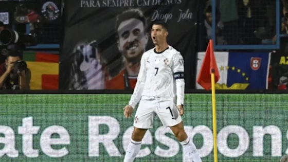 রোনালদোর জোড়া গোলের ম্যাচে পর্তুগালের গোল উৎসব