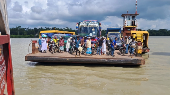 ফেরিতে বকশিশের নামে অতিরিক্ত ভাড়া আদায়