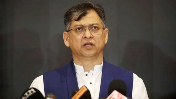সালাহউদ্দিন আহমদ। ছবি : সংগৃহীত