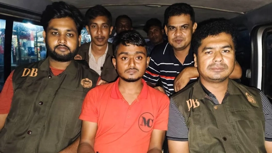 প্রধান আসামি রাকিবুল ইসলাম ওরফে রতনকে গ্রেপ্তার করেছে ডিবি পুলিশ। ছবি : সংগৃহীত