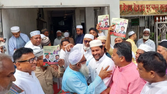ঢাকা-১৮ আসনে ৩১ দফার লিফলেট বিতরণ কফিল উদ্দিনের