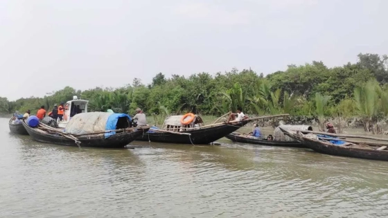‘টাকা না দিলে দস্যুরা গুলি করে মেরে ফেলে’