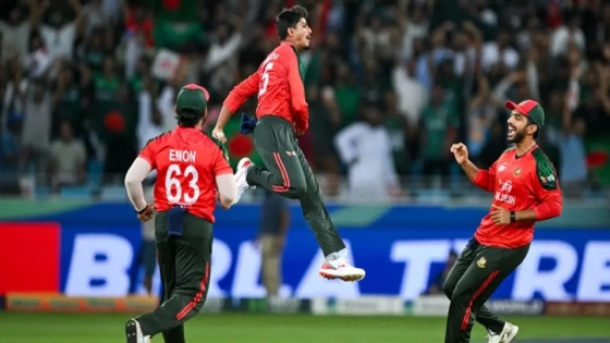 ৪৯ রানে ৫ উইকেট হারিয়ে বিপাকে পাকিস্তান