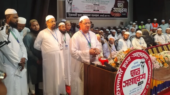 অশান্তির আগুন নেভাতে হাতপাখার বাতাস লাগবে : চরমোনাই পীর