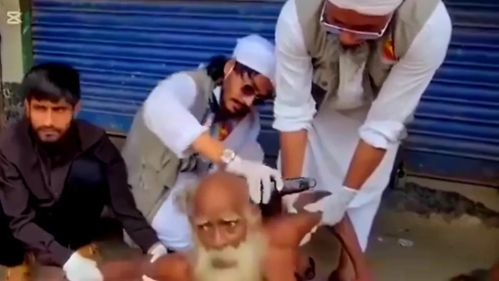 সেই বৃদ্ধের চুল-দাড়ি কাটার ঘটনায় মামলা