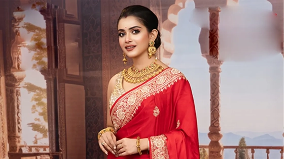 পূজার সাজে তানজিন তিশা