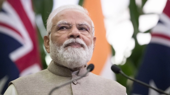 পাকিস্তানকে খোঁচা দিয়ে মোদির স্ট্যাটাস